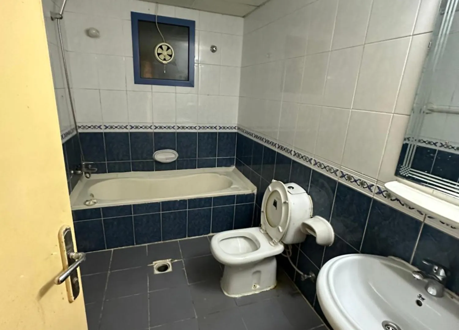 2Bhk Fully Furnished Apartment - Sharjah